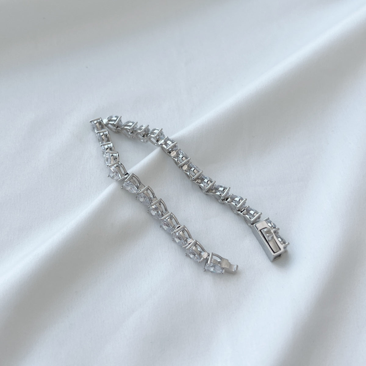 [Limara]0.75 Carat Elegant Romantic Heart Shape Lover Bracelet