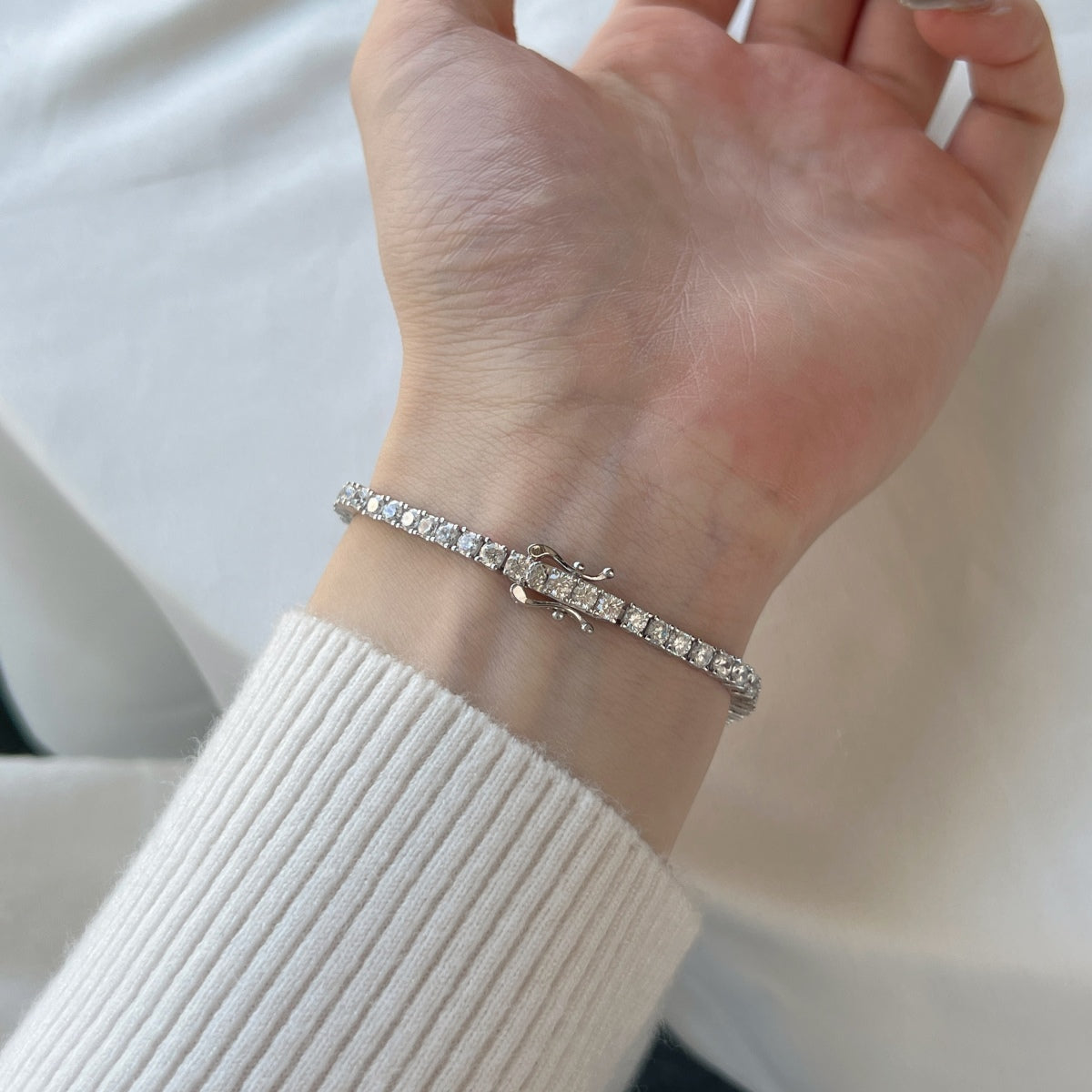 [Limara]Dainty Charming Round Cut Tennis Bracelet