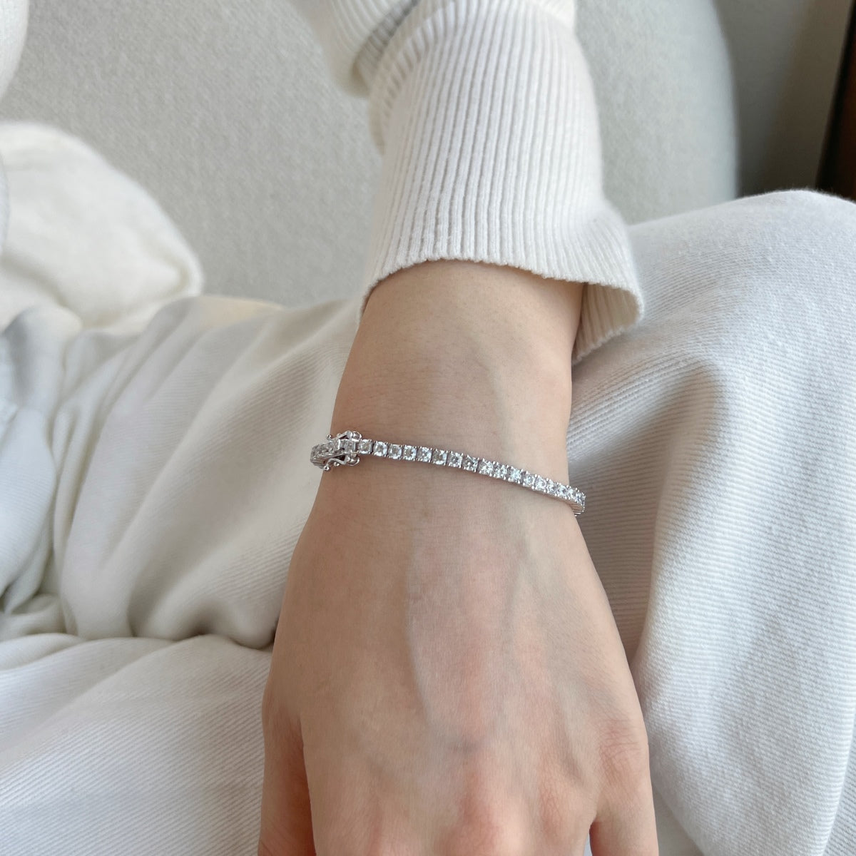 [Limara]Dainty Charming Round Cut Tennis Bracelet