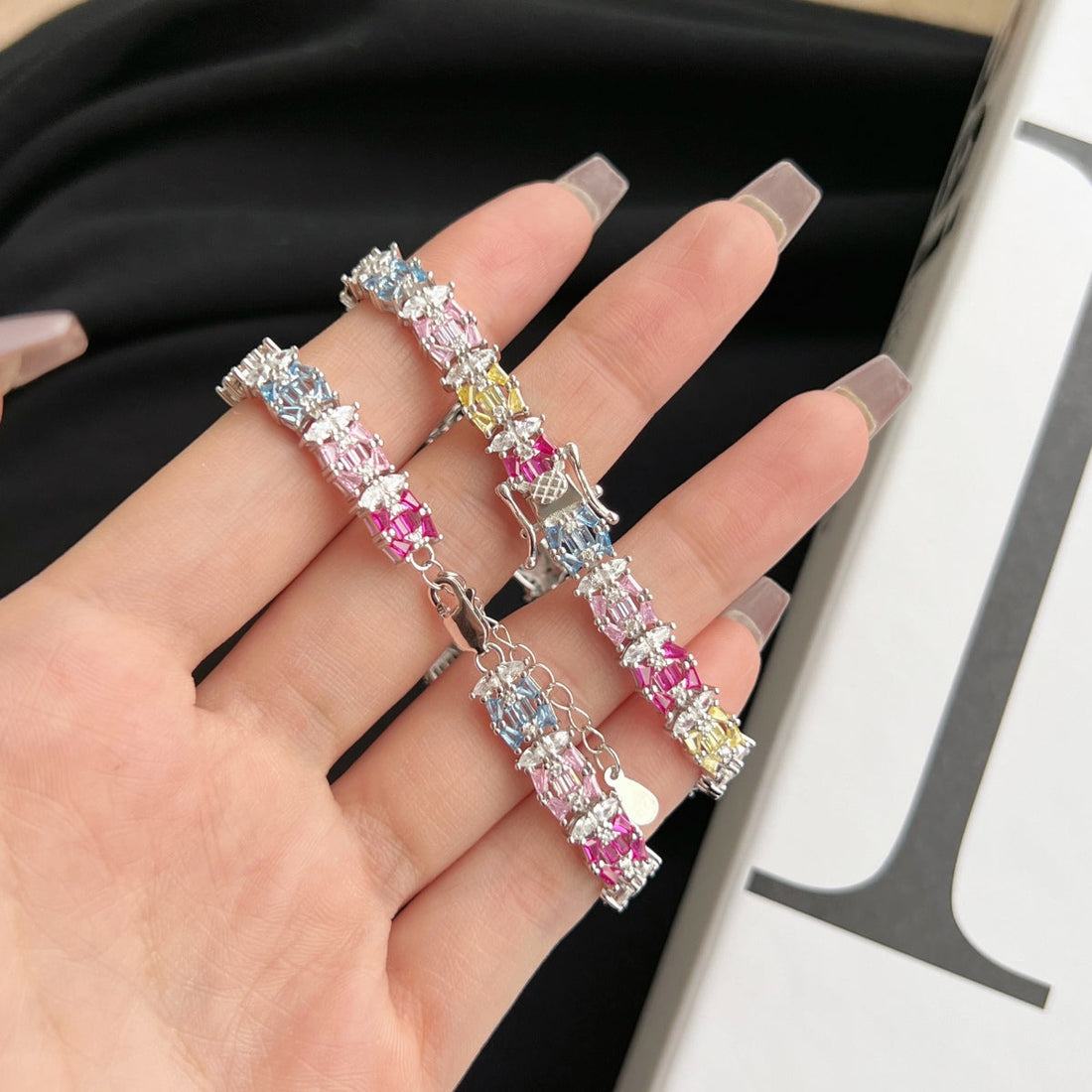 [Limara]Delicate Colorful Multi Cut Party Bracelet