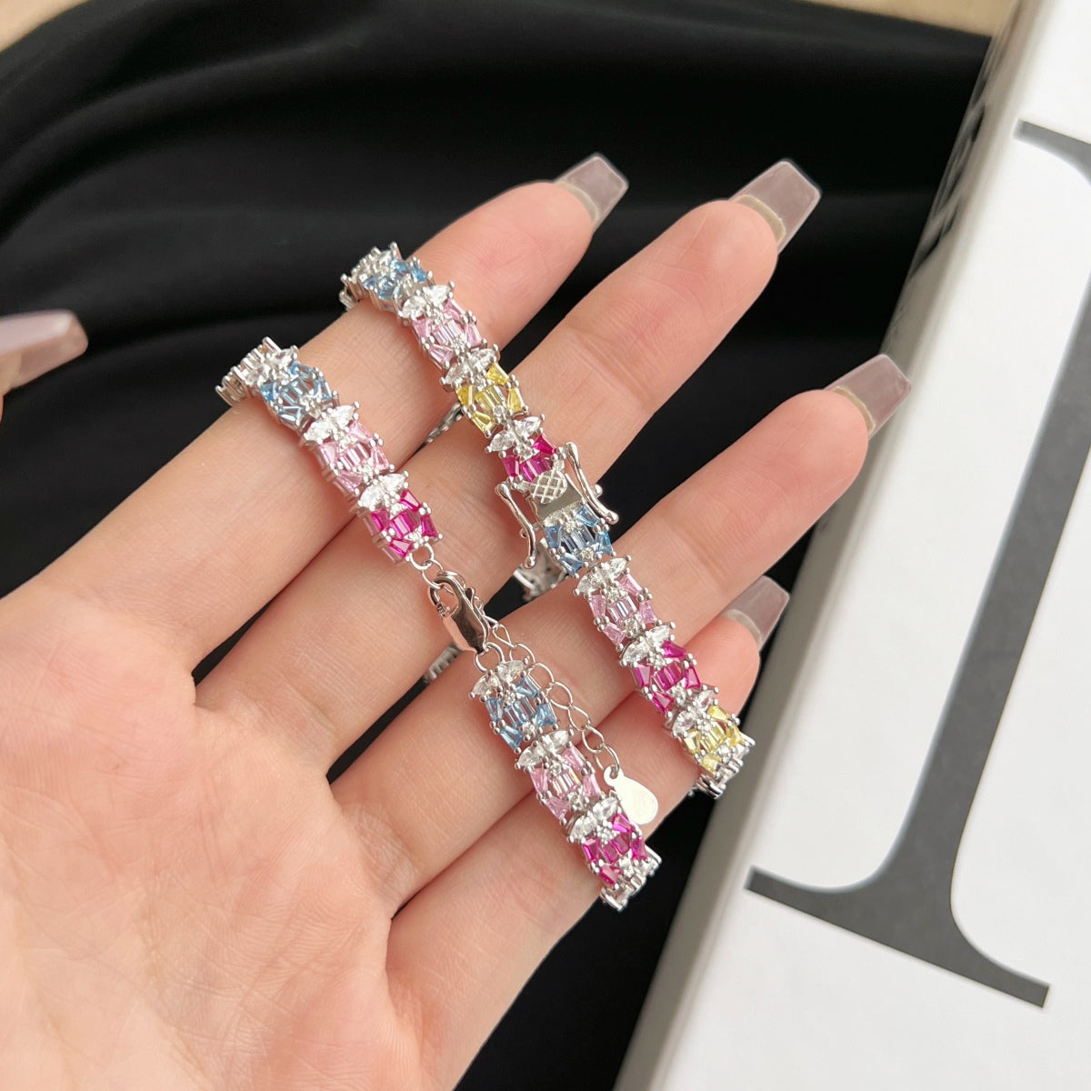 [Limara]Delicate Colorful Multi Cut Party Bracelet