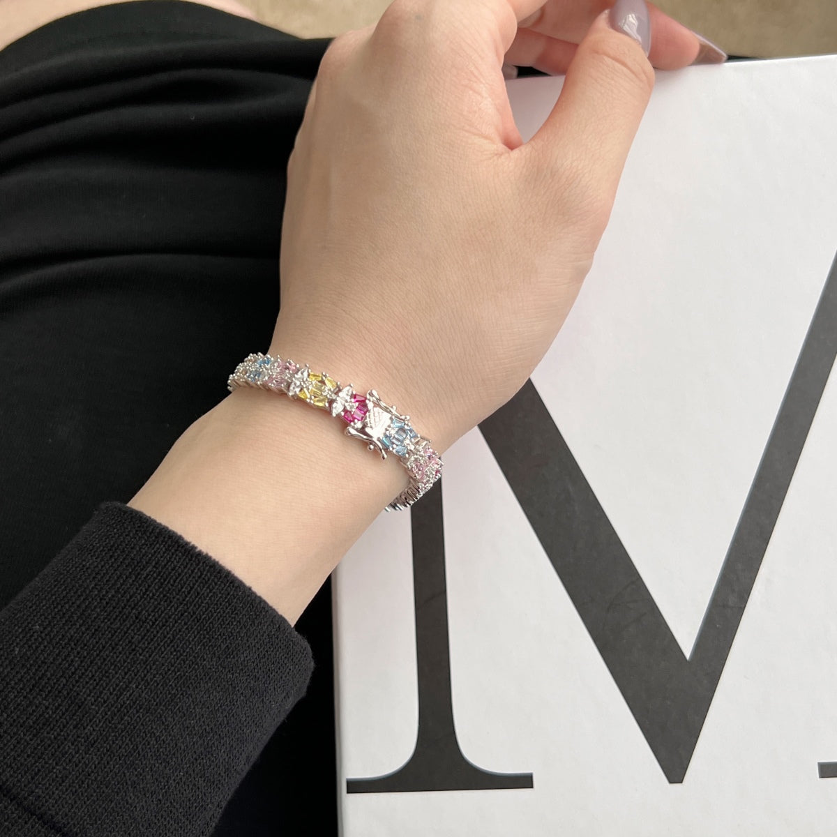 [Limara]Delicate Colorful Multi Cut Party Bracelet