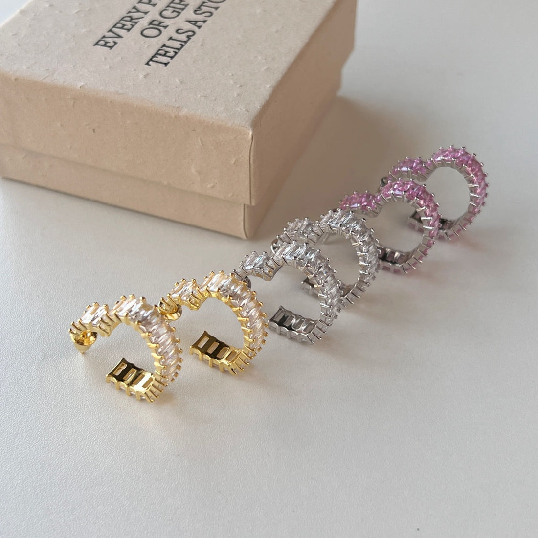 [Limara]Radiant Heart Cutout Earrings