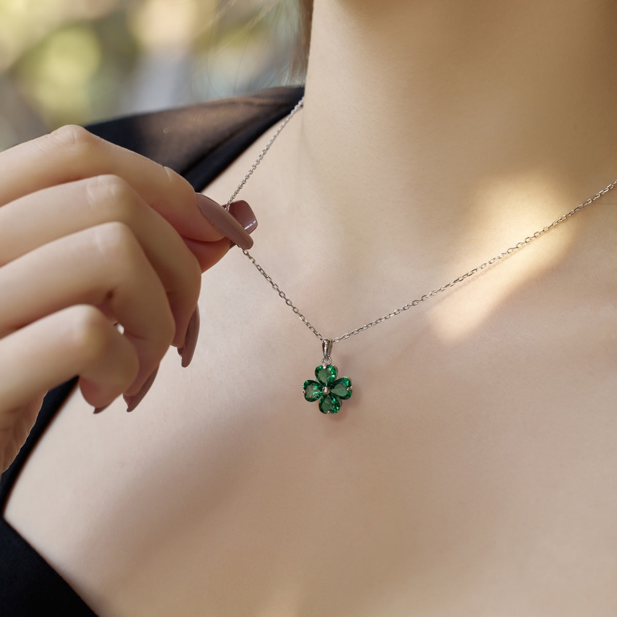 [Limara]Heart-Shaped Four-Leaf Clover Bead Necklace