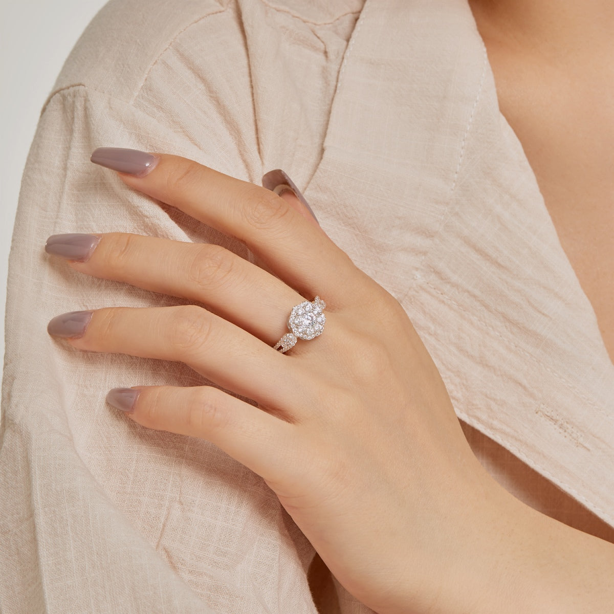 [Limara]Delicate Colorful Round Cut Flower Shape Wedding Ring