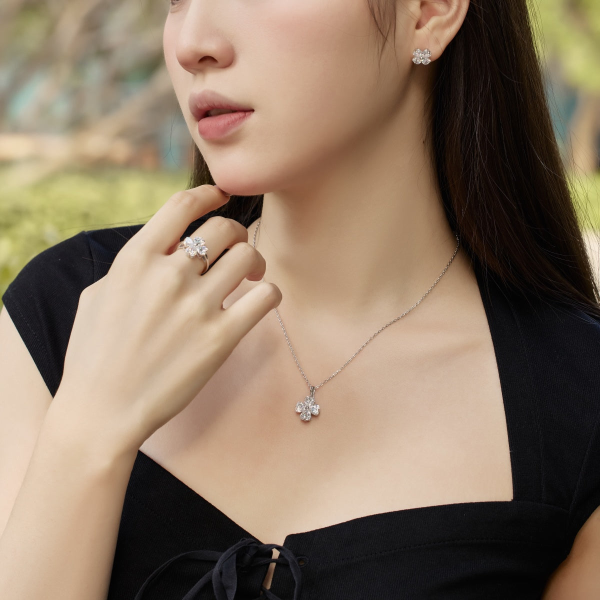 [Limara]Heart-Shaped Four-Leaf Clover Bead Necklace