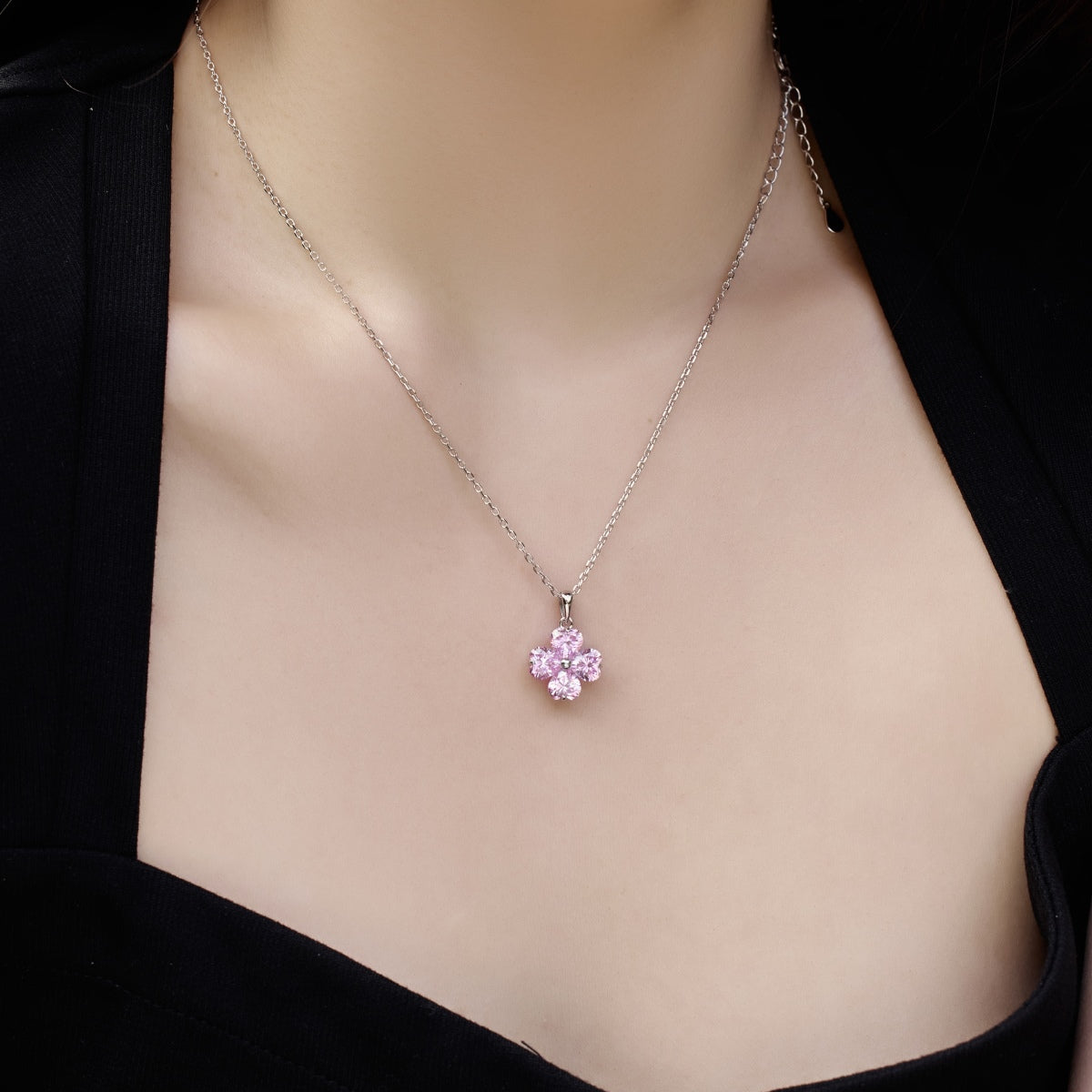 [Limara]Heart-Shaped Four-Leaf Clover Bead Necklace