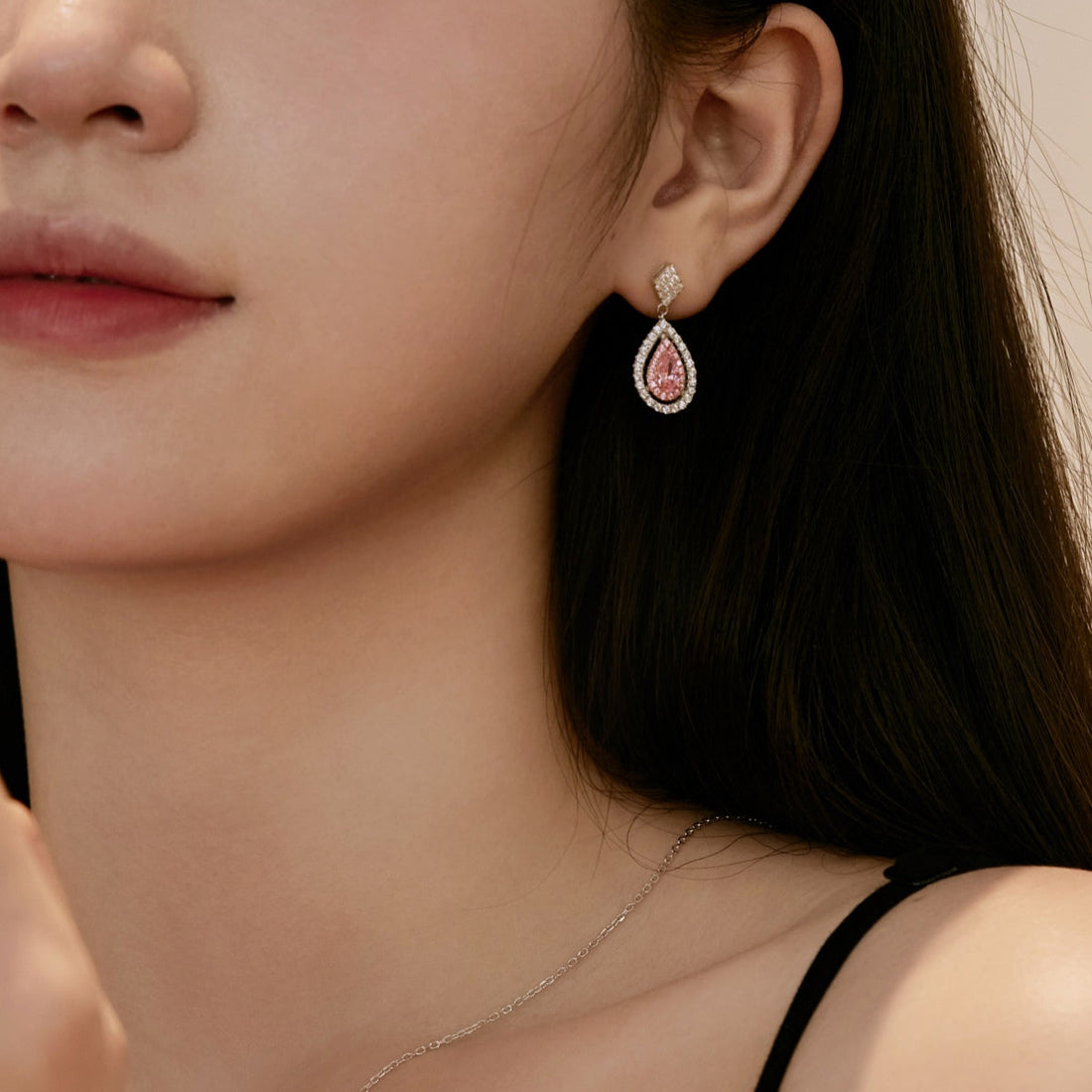 [Limara]Ornate Delicate Water Drop Shape Banquet Earrings
