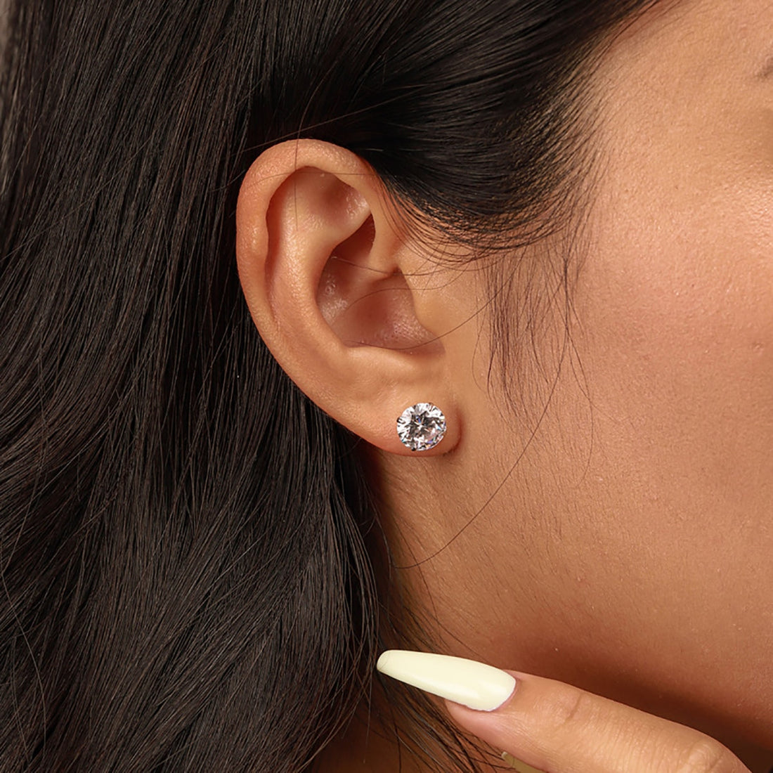 [Limara]Stylish Shiny Round Center Stone Stud Earrings