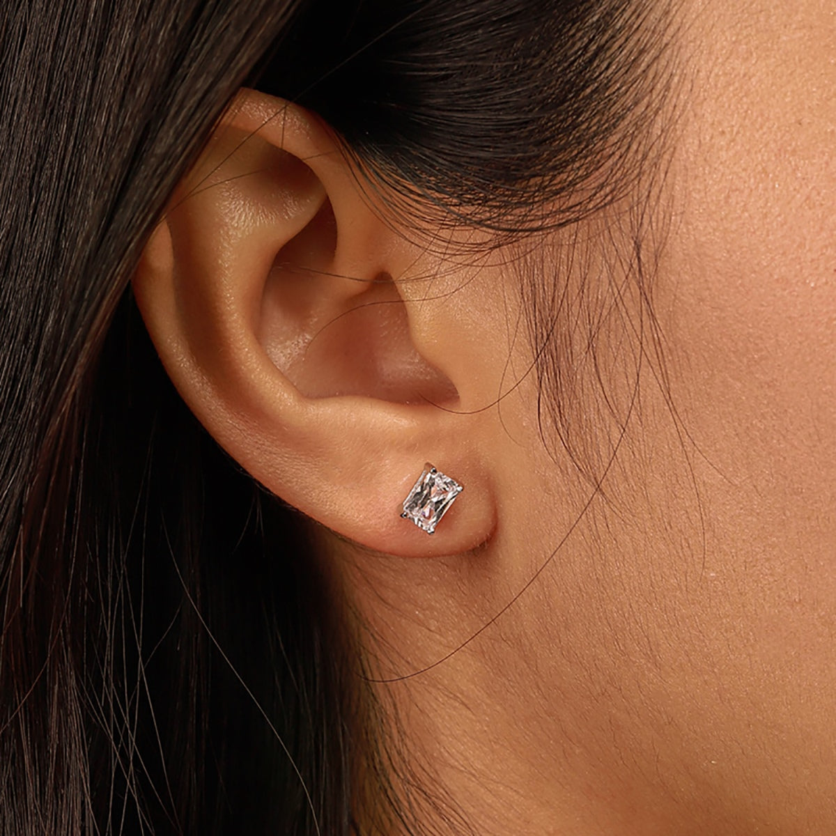 [Limara]Stylish Shiny Rectangular Center Stone Stud Earrings