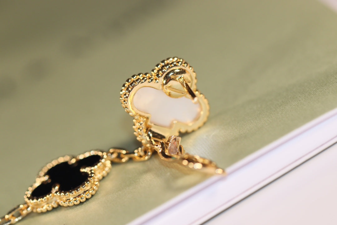 [Limara]CLOVER EARRINGS GOLD ONYX MOP 3 MOTIF
