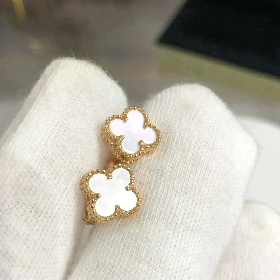 [Limara]CLOVER MINI 9.5MM WHITE MOP EARRINGS