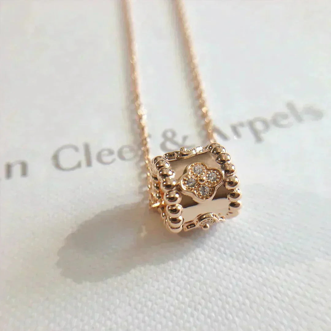 [Limara]KALEIDOSCOPE PENDANT NECKLACE