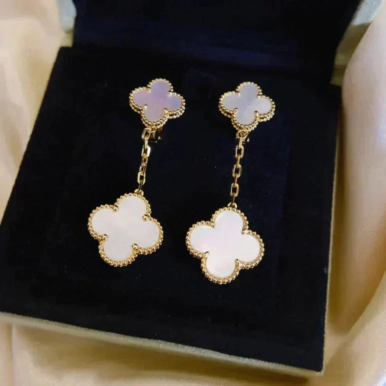 [Limara]CLOVER 2 MOTIF WHITE MOP EARRINGS