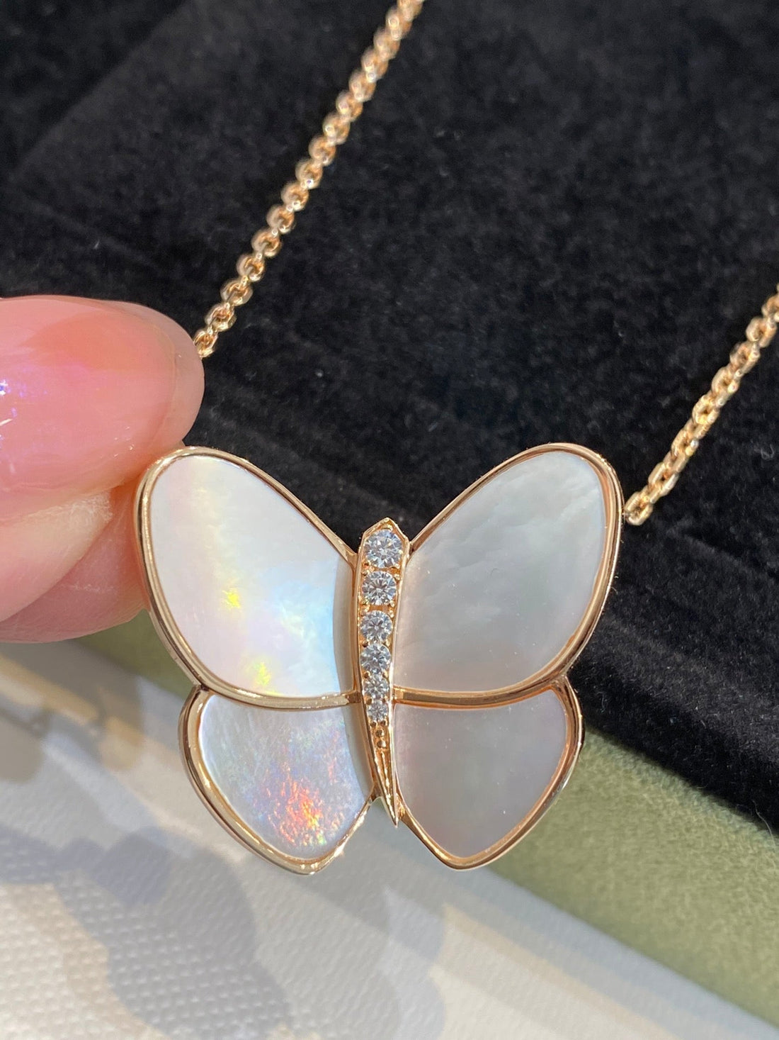 [Limara]BUTTERFLY GOLD MOP DIAMOND NECKLACE
