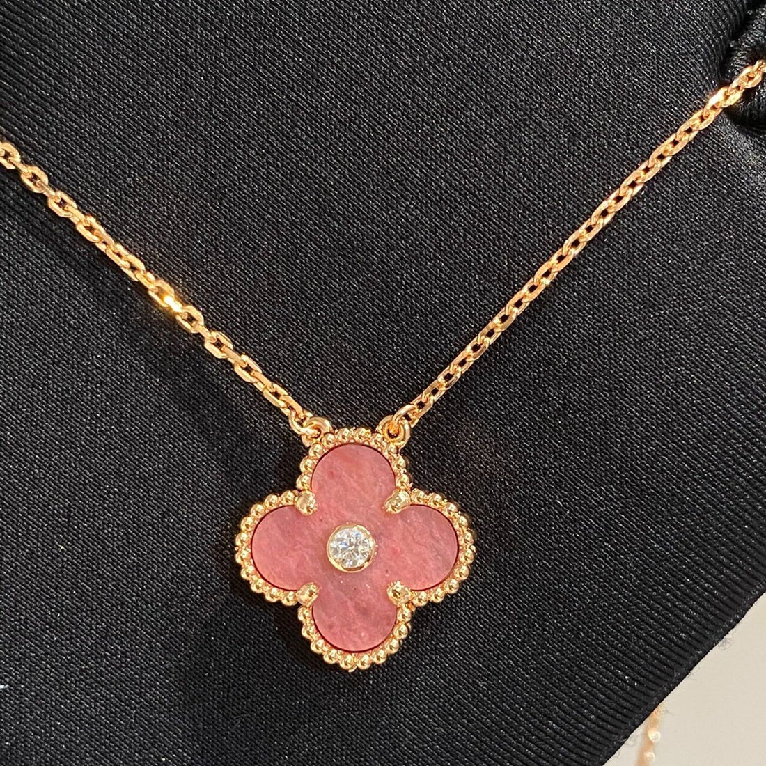 [Limara]CLOVER 15MM DIAMOND RHODONITE NECKLACE