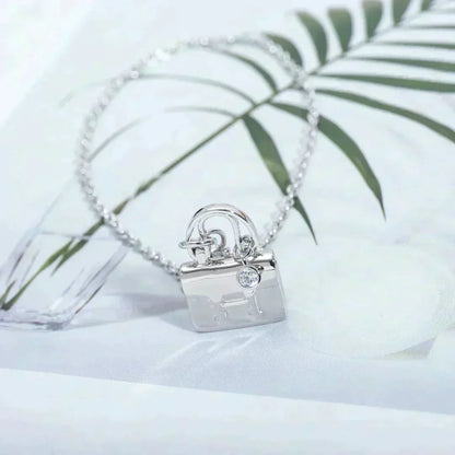 [Limara]AMULETTE PEDANT SILVER NECKLACE