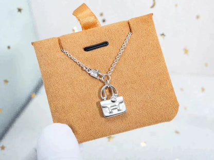 [Limara]AMULETTE PEDANT SILVER NECKLACE