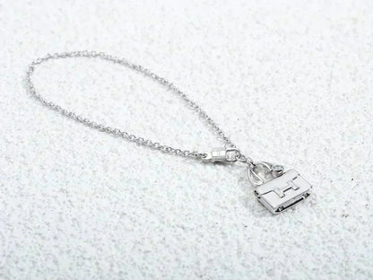[Limara]AMULETTE PEDANT SILVER NECKLACE