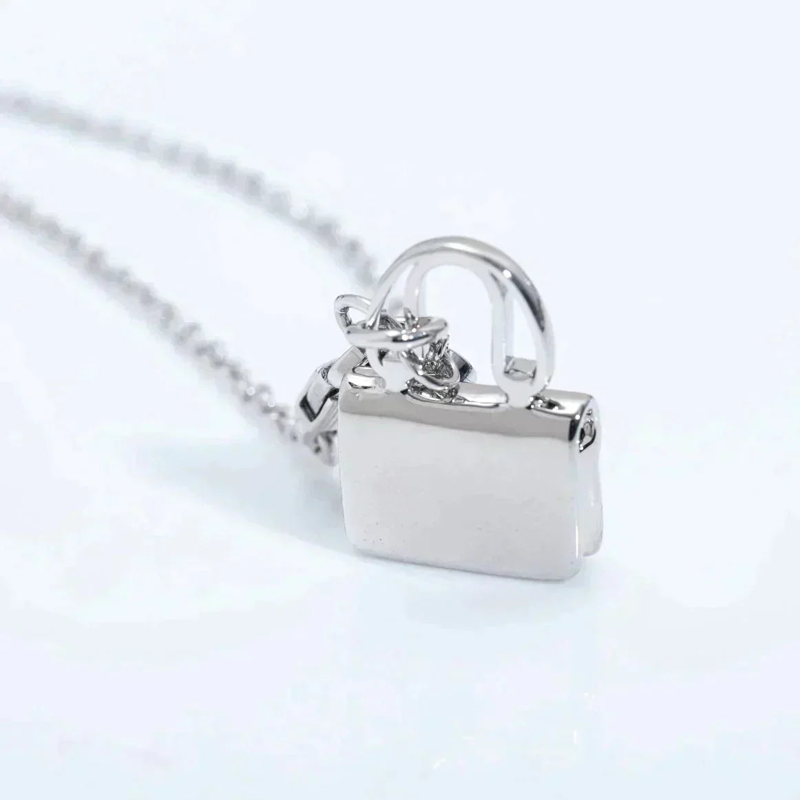 [Limara]AMULETTE PEDANT SILVER NECKLACE