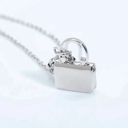 [Limara]AMULETTE PEDANT SILVER NECKLACE