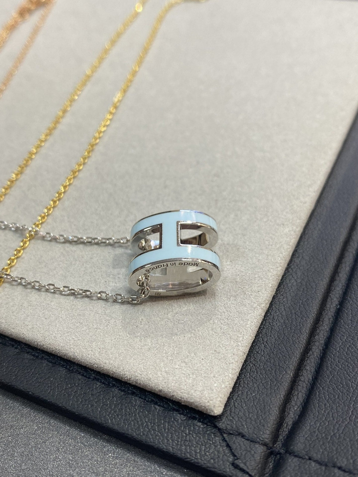[Limara]POP H LIGHT BLUE NECKLACE