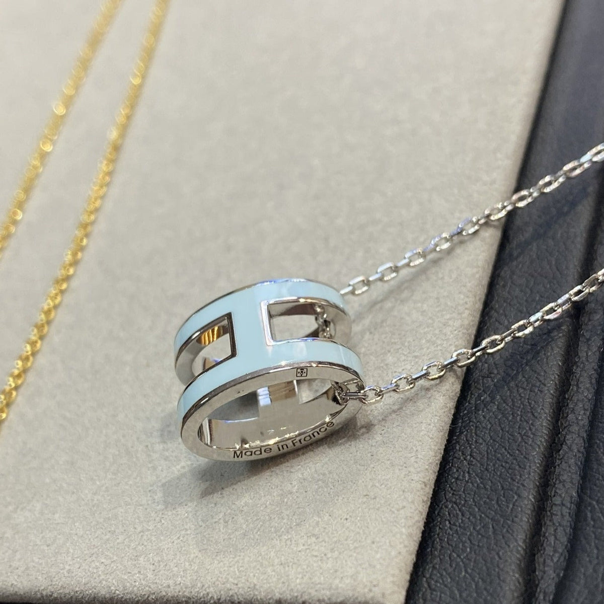 [Limara]POP H LIGHT BLUE NECKLACE