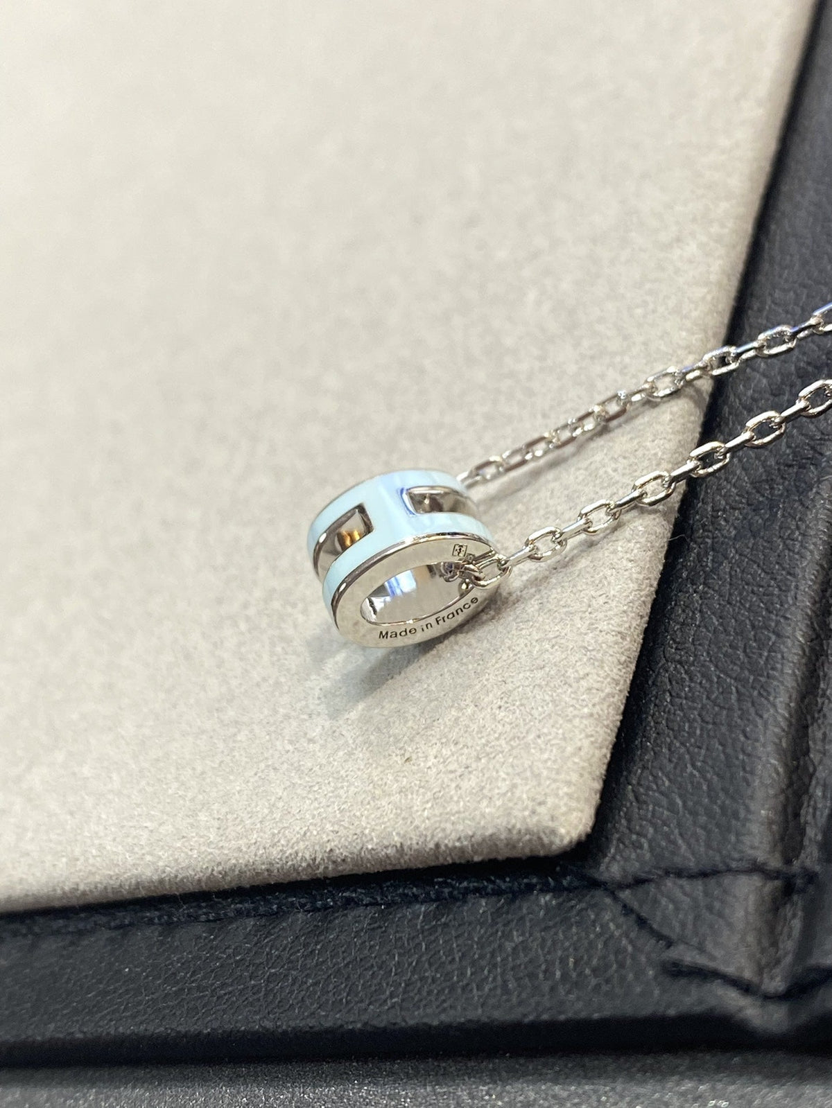 [Limara]POP H LIGHT BLUE NECKLACE
