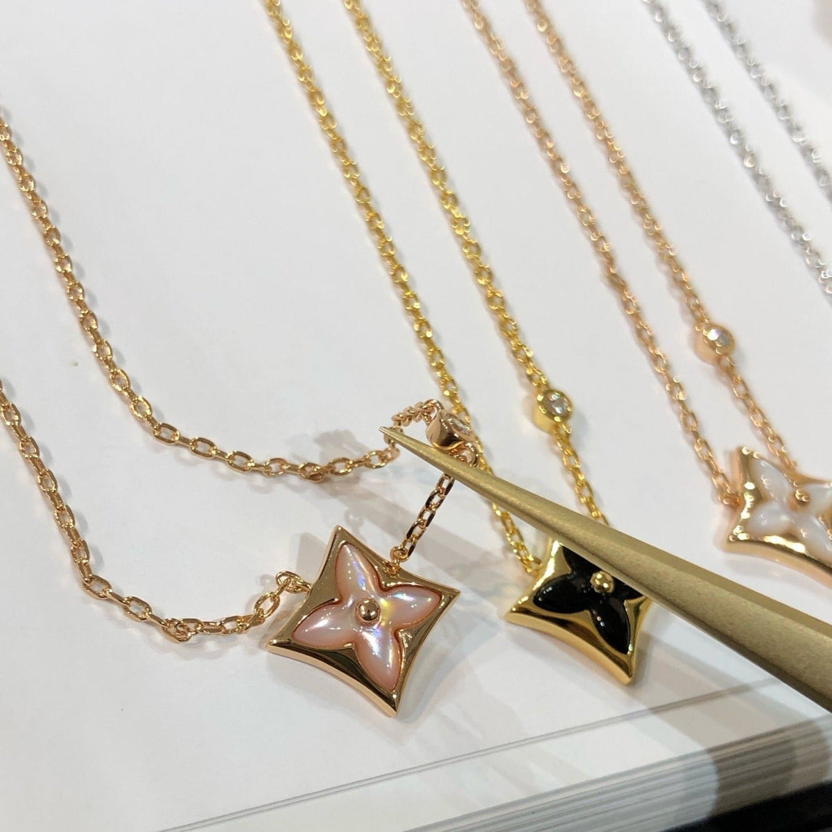 [Limara]STAR BLACK MOP NECKLACE