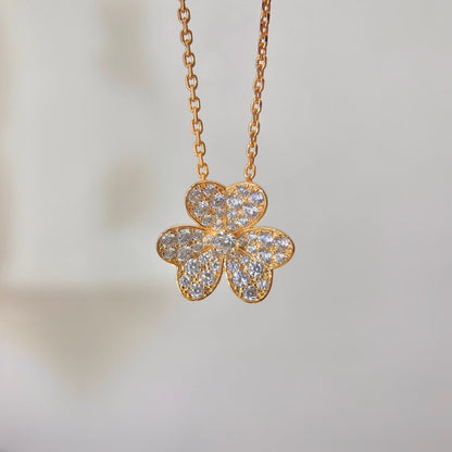 [Limara]PAVÉ DIAMOND FLOWER CHARM NECKLACE