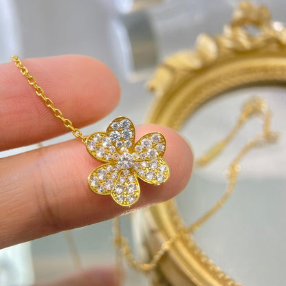 [Limara]PAVÉ DIAMOND FLOWER CHARM NECKLACE