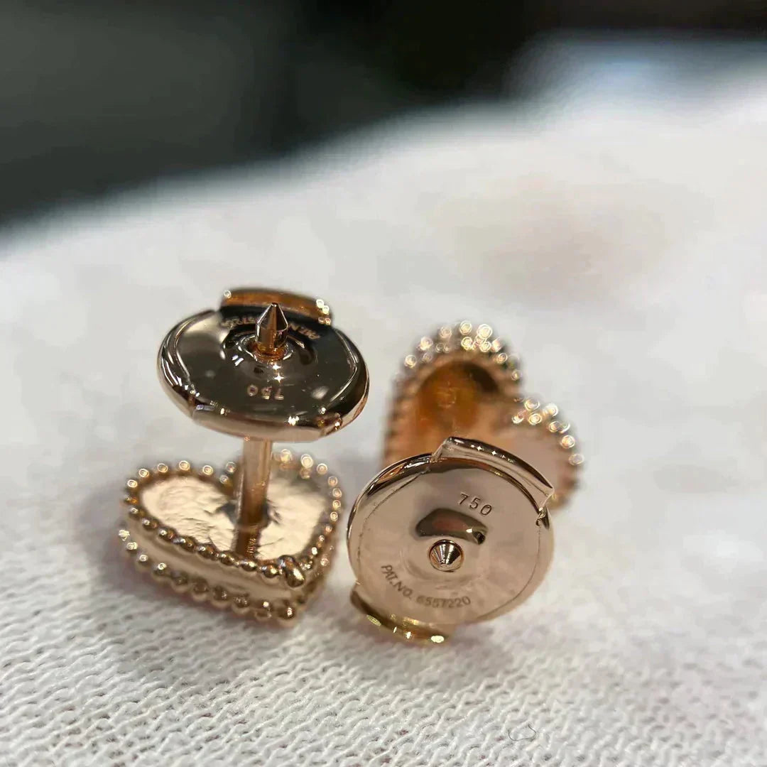 [Limara]HEART CARNELIAN STUD EARRINGS