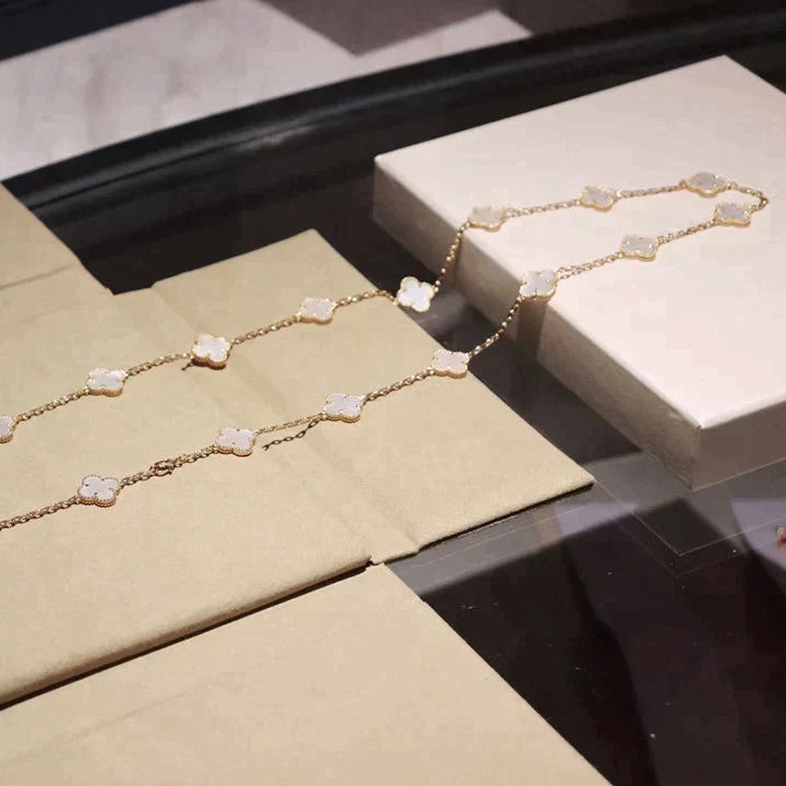[Limara]CLOVER 20 MOTIFS WHITE MOP NECKLACE