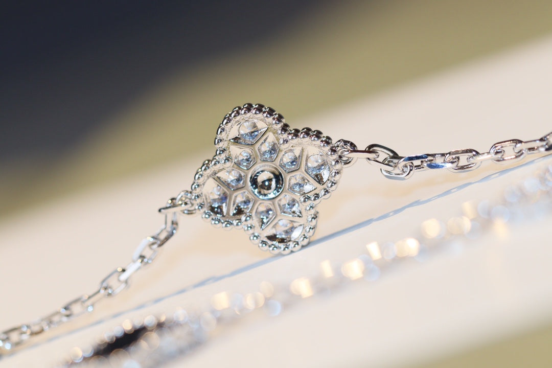 [Limara]CLOVER 20 MOTIFS ONYX DIAMOND SILVER