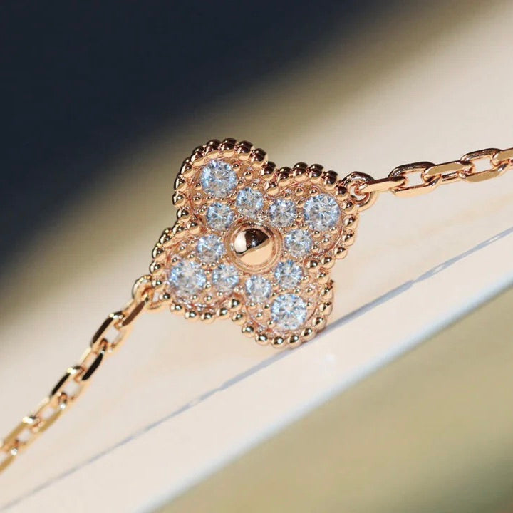[Limara]CLOVER 20 MOTIFS LASER DIAMOND NECKLACE