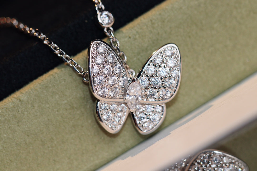 [Limara]BUTTERFLY DIAMOND CHARM NECKLACE
