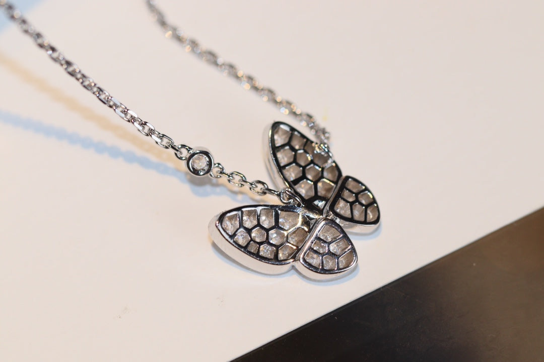 [Limara]BUTTERFLY DIAMOND CHARM NECKLACE