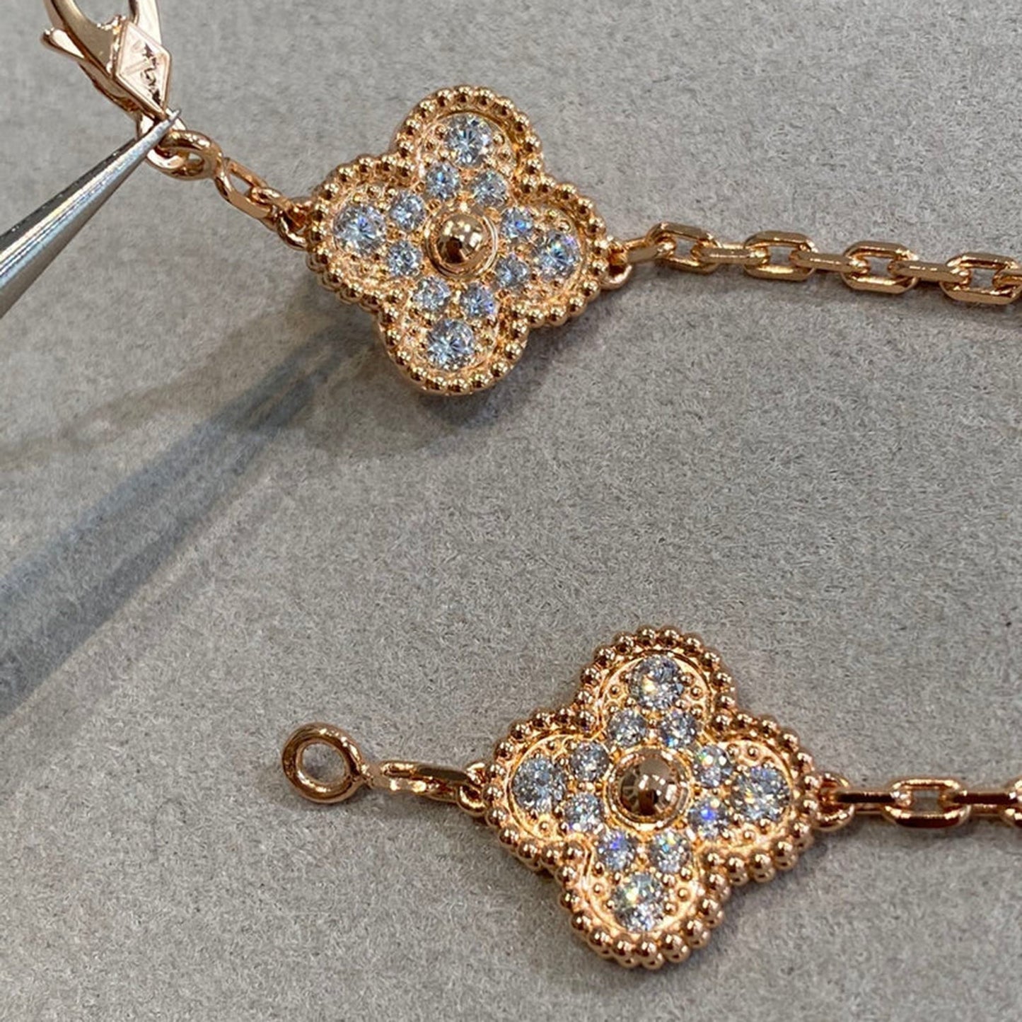 [Limara]LUCKY CLOVER 5-MOTIF BRACELET - FULL-DIAMOND