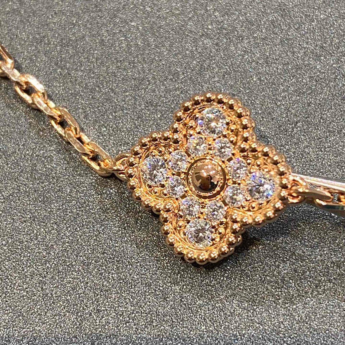 [Limara]LUCKY CLOVER 5-MOTIF BRACELET - FULL-DIAMOND