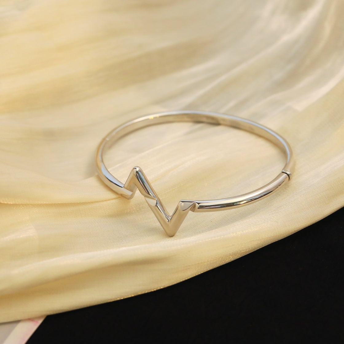 [Limara]VOLTE UPSITE DOWN BRACELET