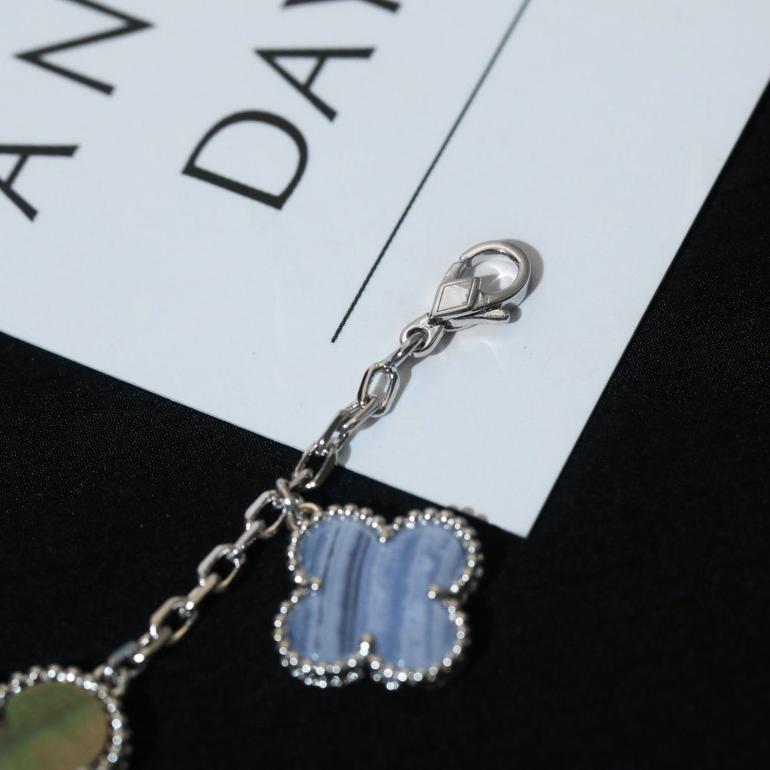 [Limara]CLOVER BRACELET 5 MOTIFS MOP CHALCEDONY SILVER