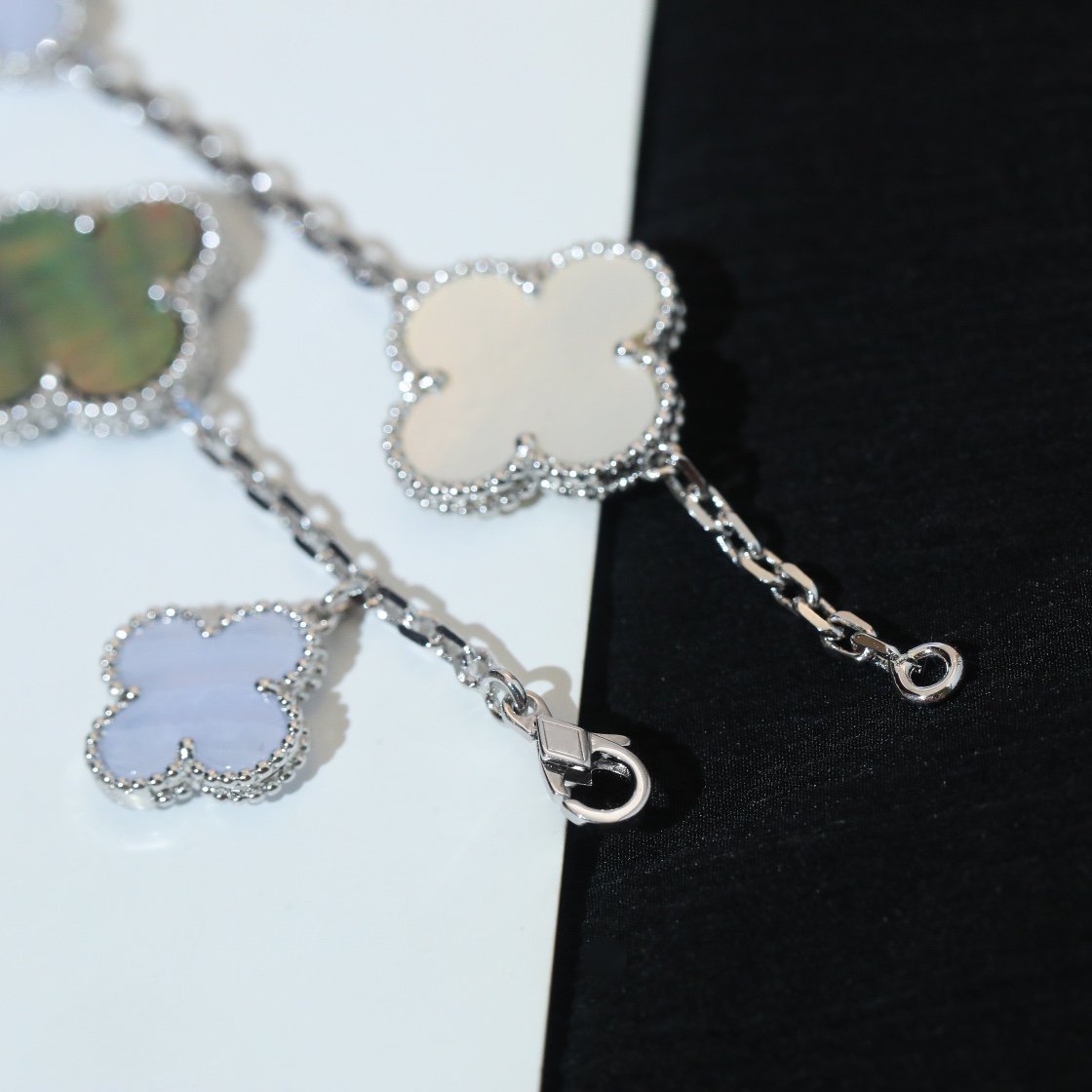 [Limara]CLOVER BRACELET 5 MOTIFS MOP CHALCEDONY SILVER
