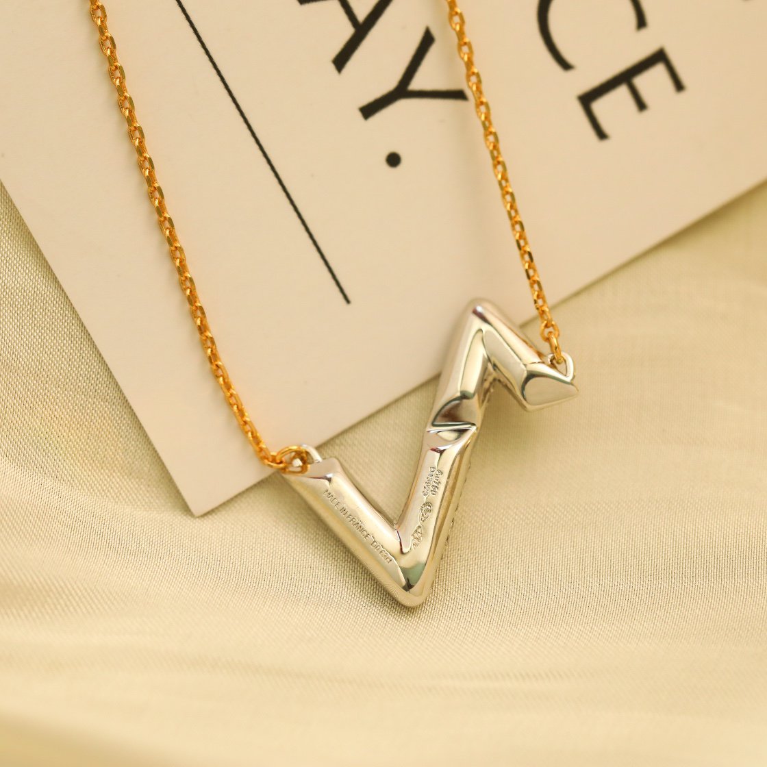 [Limara]VOLT SILVER DIAMOND PEDANT NECKLACE