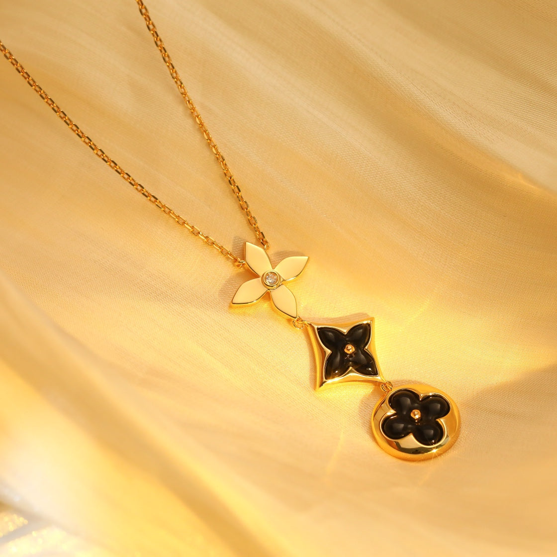 [Limara]STAR AND SUN ONYX ROSE GOLD NECKLACE