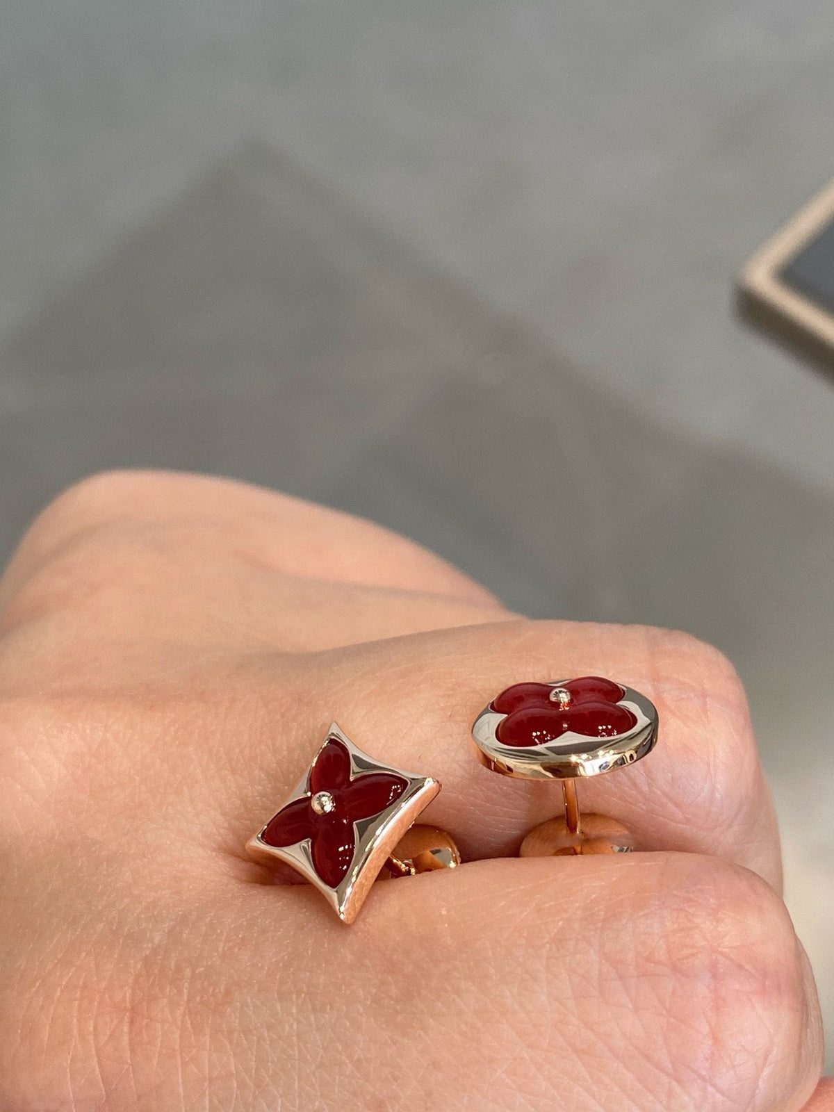 [Limara]STAR AND SUN ROSE GOLD CARNELIAN STUD EARRINGS
