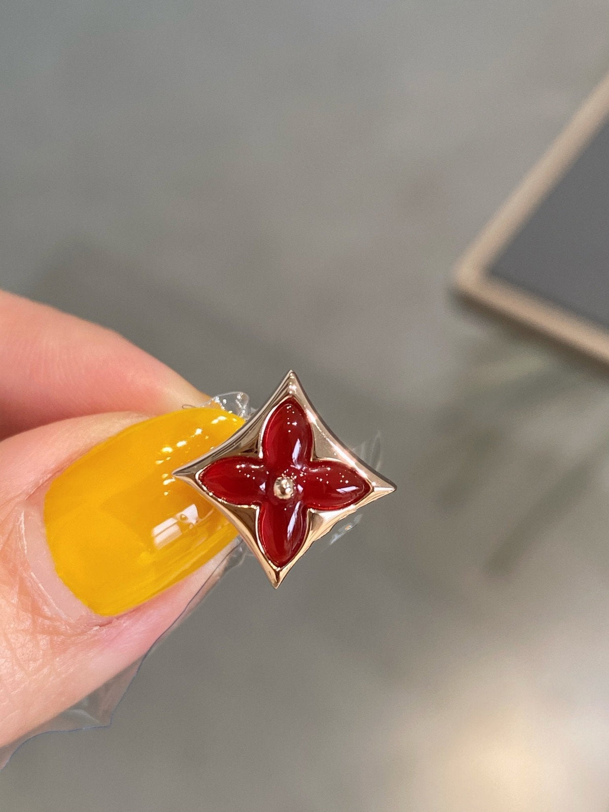 [Limara]STAR AND SUN ROSE GOLD CARNELIAN STUD EARRINGS