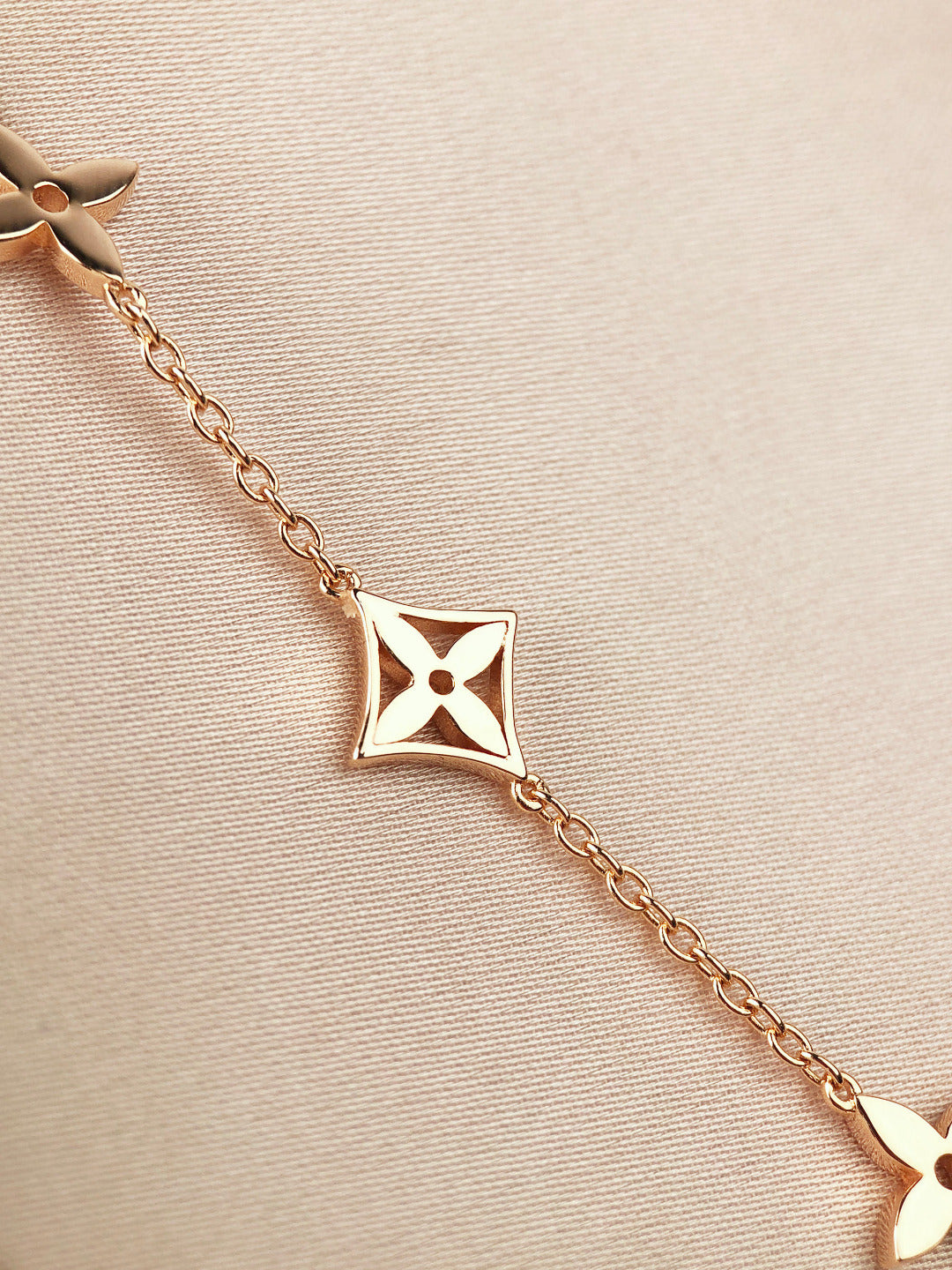 [Limara]STAR AND SUN 7 MOTIFS GOLD BRACELET