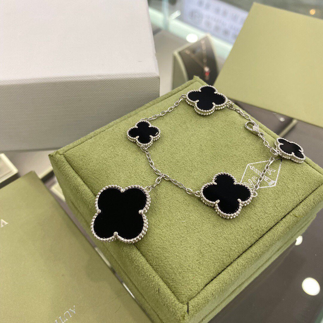 [Limara]CLOVER 5 MOTIFS SIVLER ONYX BRACELET