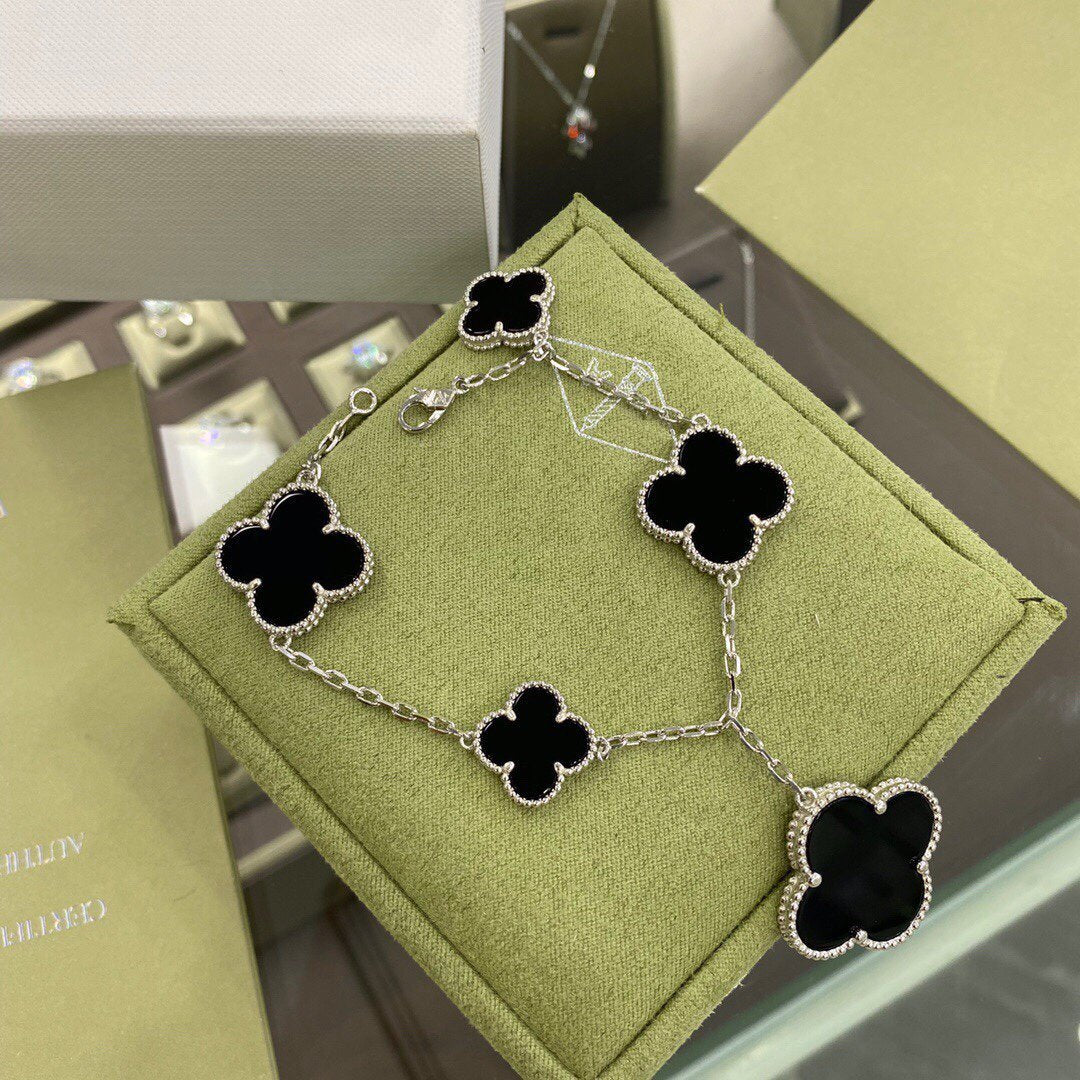 [Limara]CLOVER 5 MOTIFS SIVLER ONYX BRACELET