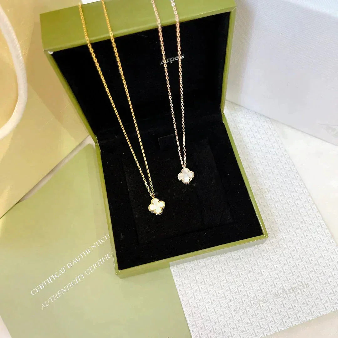 [Limara]CLOVER MINI 9.5MM WHITE MOTHER-OF-PEARL NECKLACE